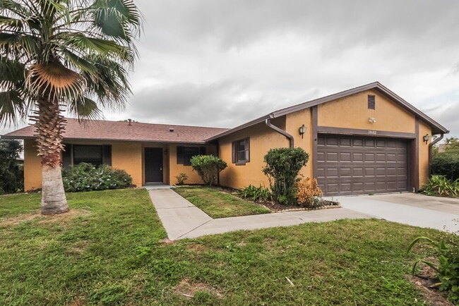 Building Photo - 10602 Lazy Lake Dr