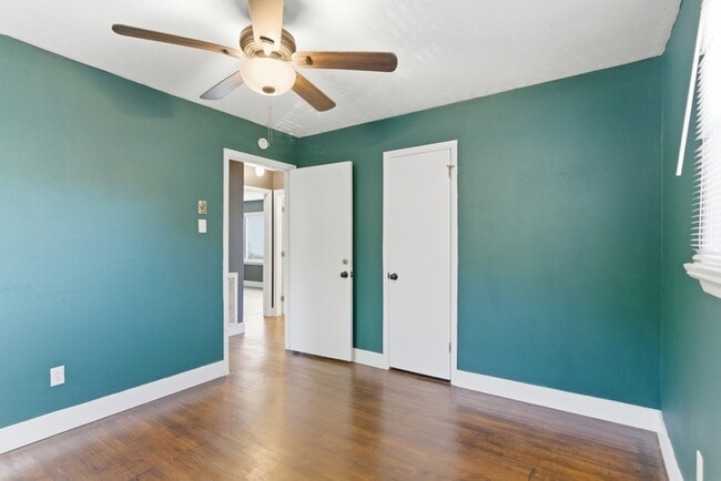 Photo - 900 Kingland Ave House