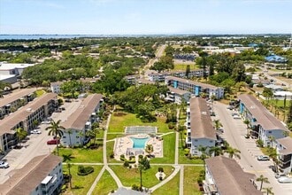 Building Photo - 2425 Flamingo Blvd