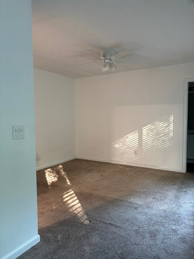 Building Photo - 107 Turning Pt