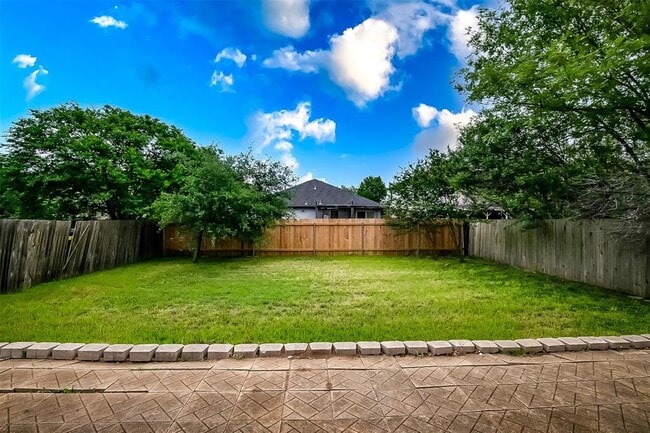 Building Photo - 2504 Byfield Dr