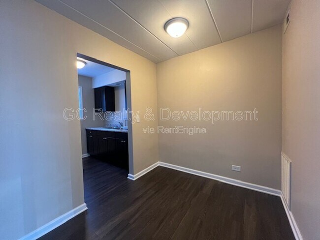 Foto del edificio - 346 Wilson Ave