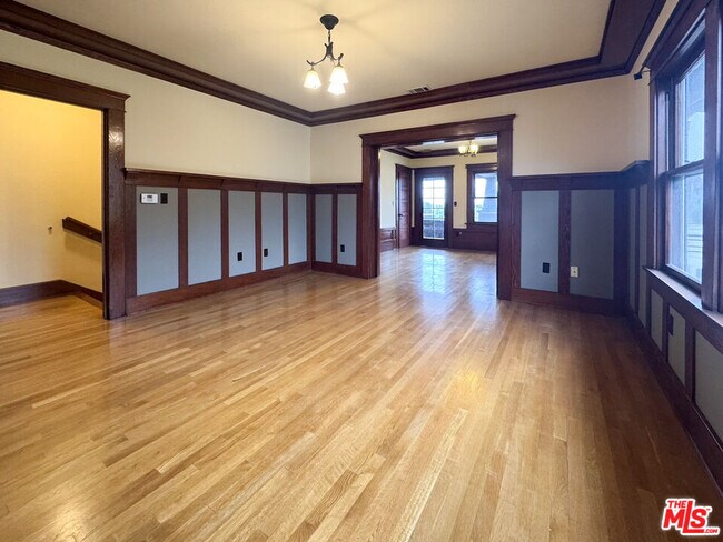 Foto del edificio - 1123 Marion Ave