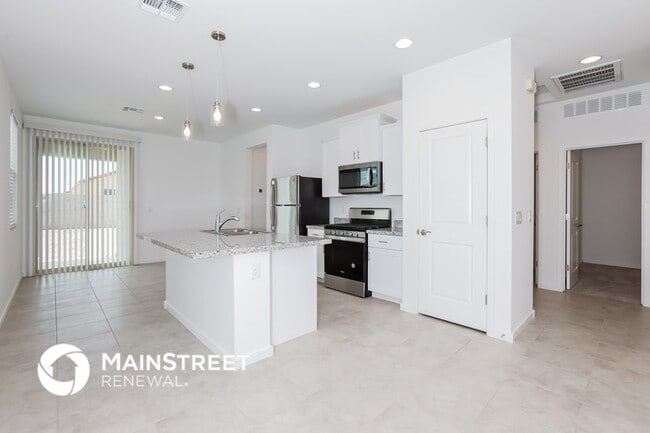 Building Photo - 3791 E Sandoval Dr