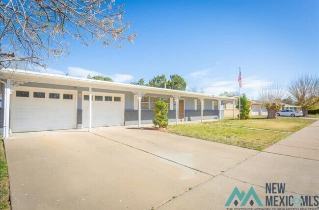 Building Photo - 1403 W Bonita Dr