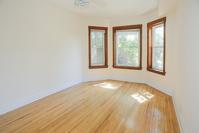 Foto del edificio - 3818 N Sheffield Ave