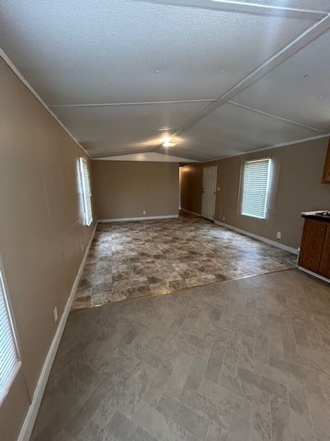 Foto del edificio - 3-bedroom, 2-bath mobile home