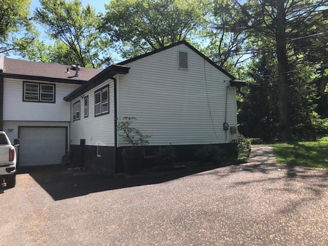 Building Photo - 141 W Clarkstown Rd