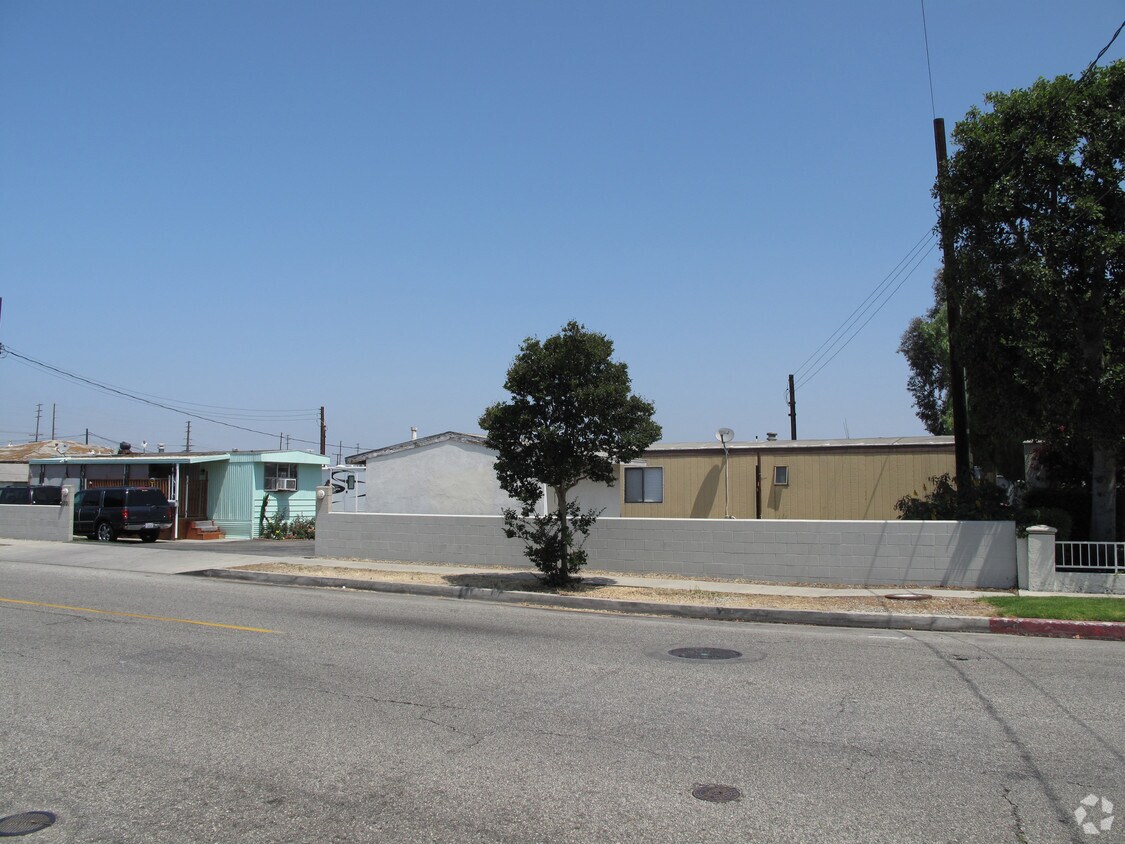 Foto del edificio - 1201 W 228th St