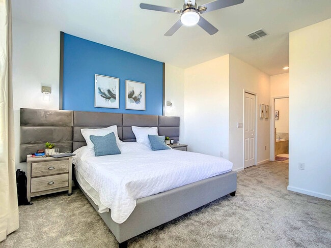 Building Photo - 1003 Splash Shot Pl