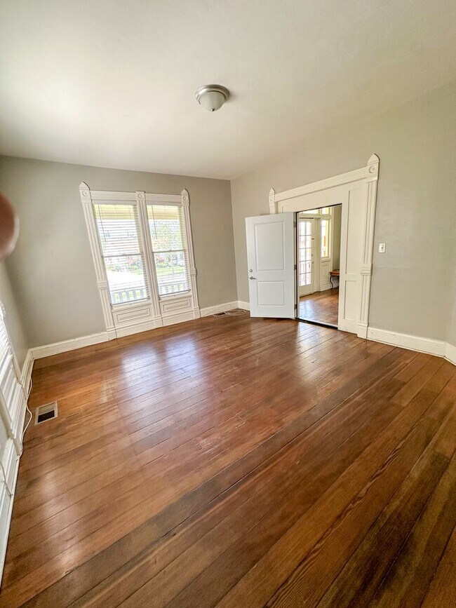 Foto del edificio - 4537 Merrill Ave