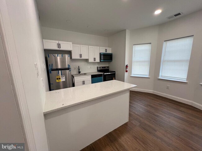 Foto del edificio - 2145 Elkins Ave