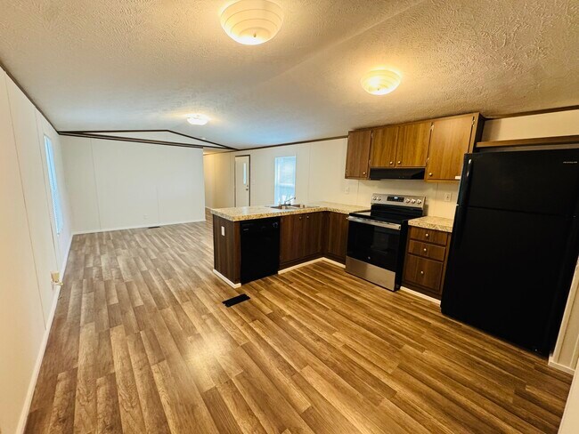 Building Photo - 564 Misty Glen Dr