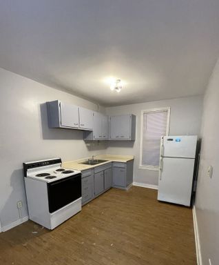 Foto del edificio - 456 Woodlane Ave