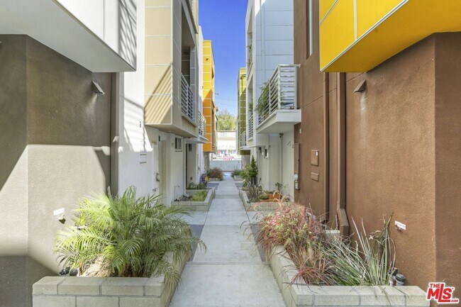 Foto del edificio - 2202 Edendale Ln