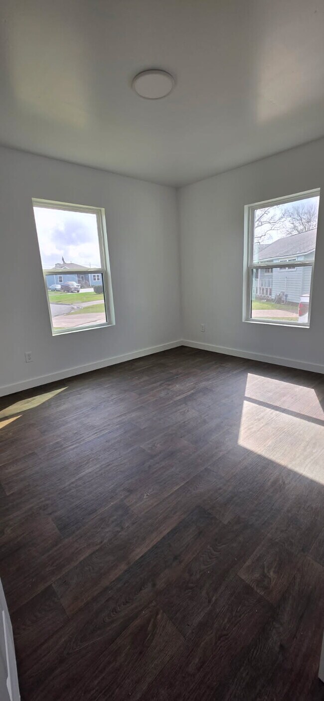 Building Photo - 3 Pacific Cir