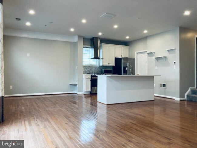 Building Photo - 24669 Buttonbush Terrace