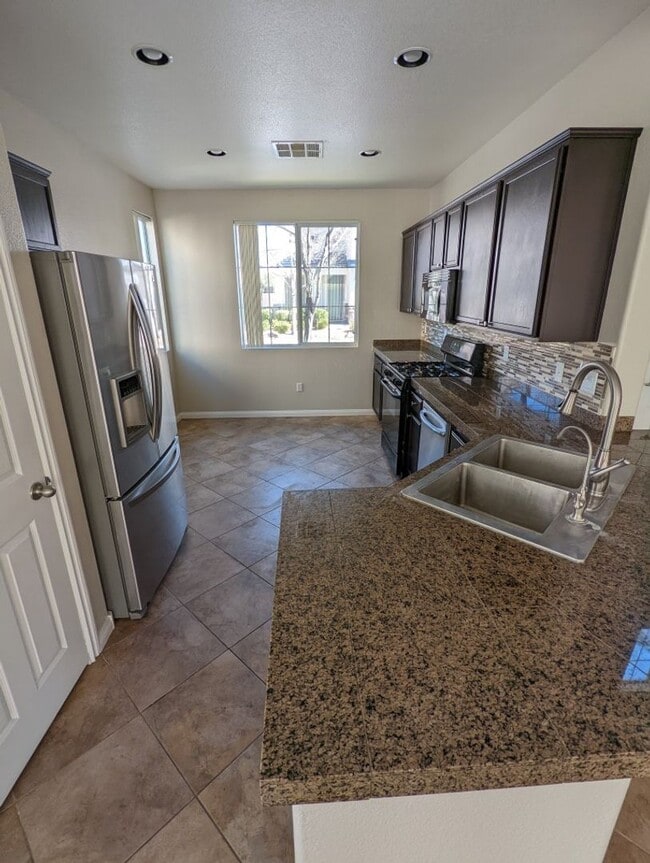 Building Photo - 7585 Aspen Color St