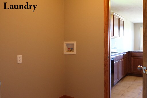 Building Photo - 6440 Sunny Meadow Dr