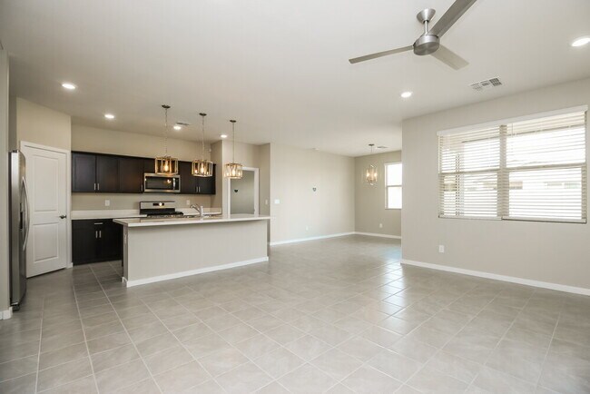 Foto del edificio - 6840 W Pkwy Dr