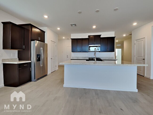 Building Photo - 16018 W Hackamore Dr