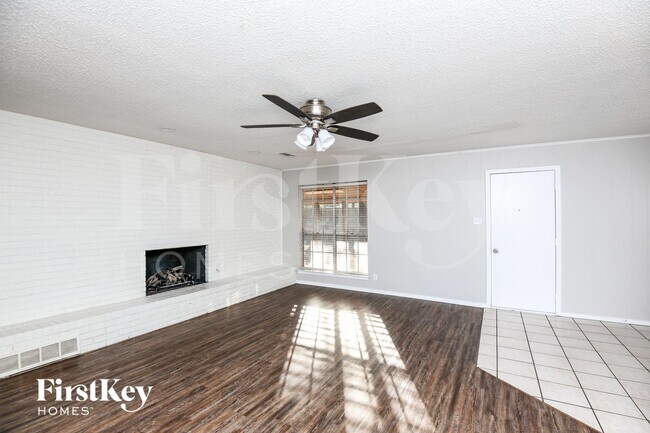 Foto del edificio - 1808 W Cedar Elm Dr