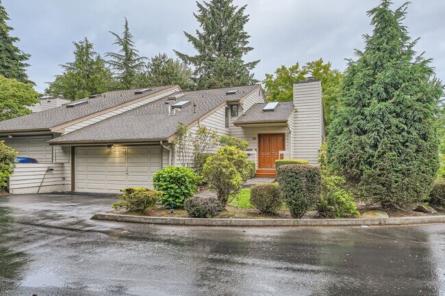 Building Photo - 10 143rd Ave SE