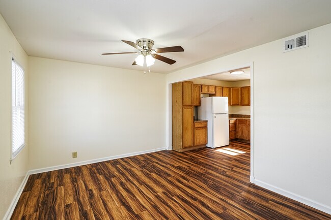 Building Photo - 500 Skyline Dr