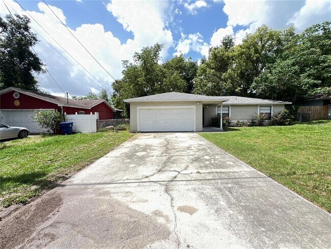Building Photo - 109 E Osceola St