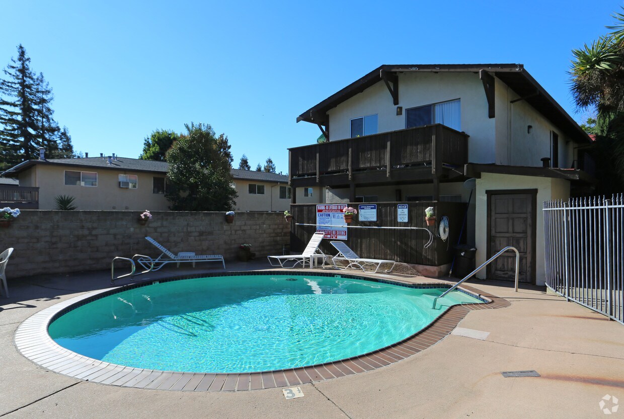 Foto principal - 46711 Crawford St