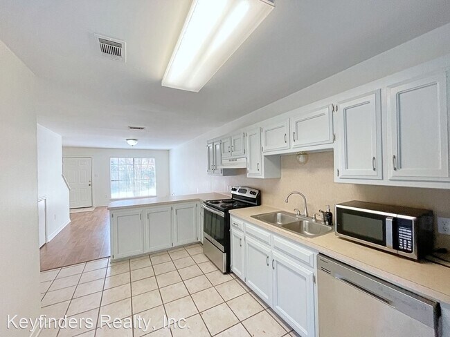 Foto del edificio - 2 br, 1.5 bath House - 2293 Hollydale Ave....