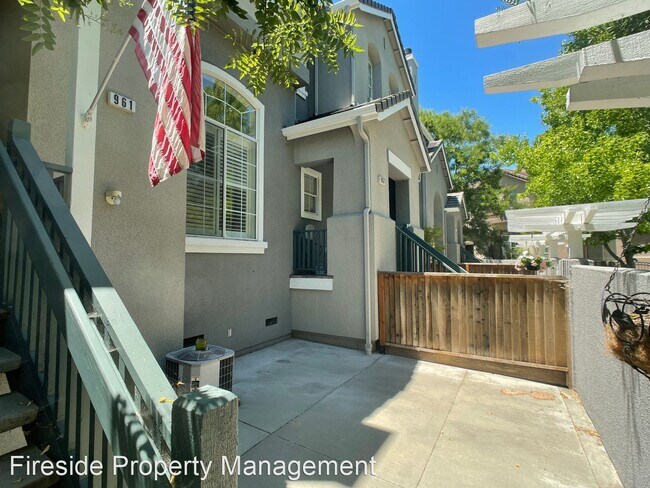 Foto del edificio - 2 br, 2.5 bath House - 961 Costen Ct #19
