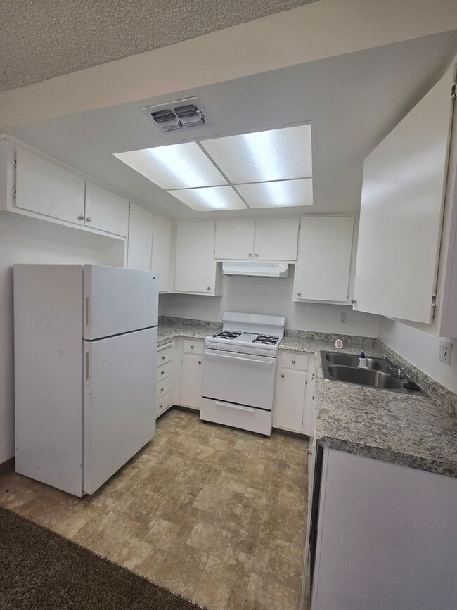 Foto del edificio - Auburn Green's 2 Bed 1 1/2 Bath