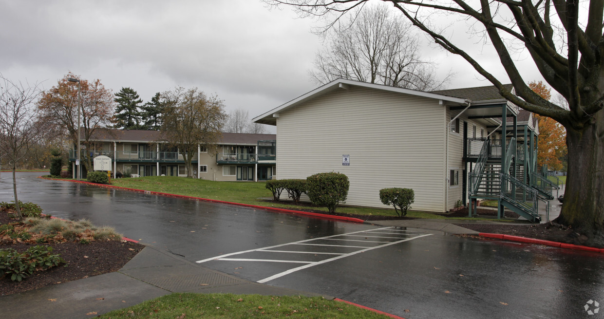 Foto del edificio - Tamarack Apartments