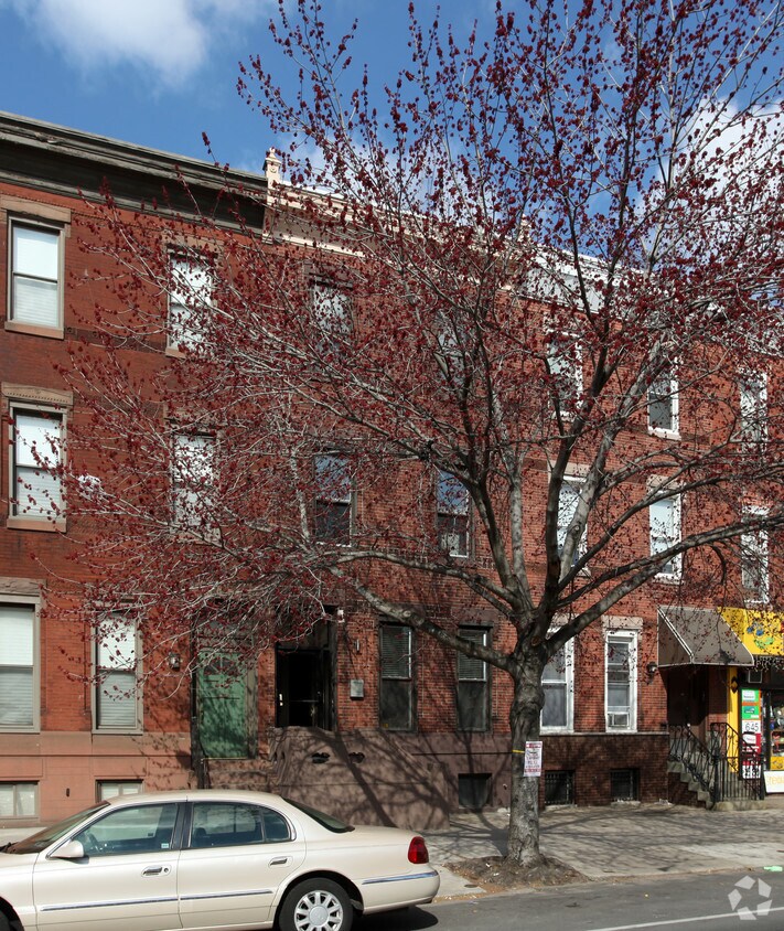 Building Photo - 1504 S Broad St