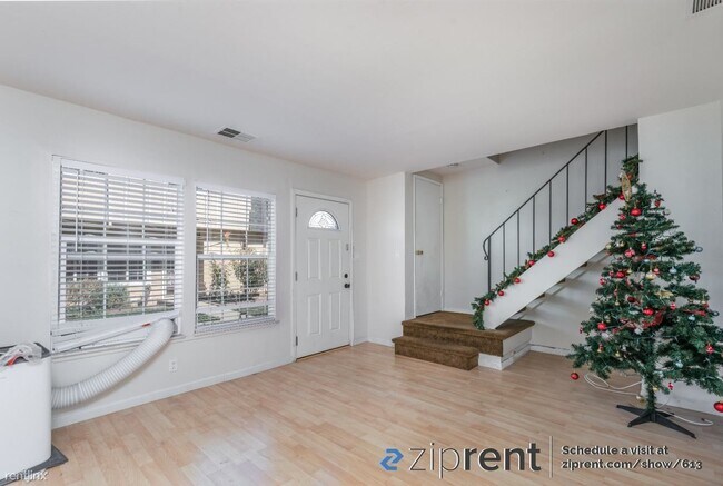 Building Photo - 2 br, 1.5 bath Townhome - 5542 Don Ricardo...