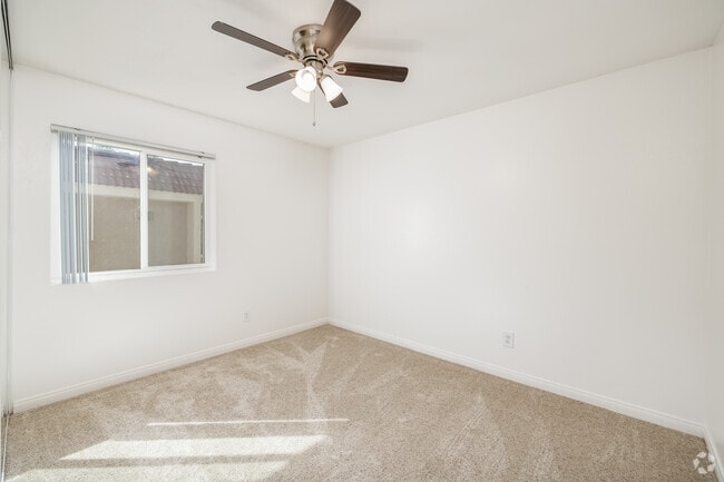 2 habitaciones, 1 baño - 800 pies cuadrados - Segundo dormitorio - Rancho Villas