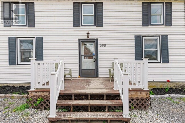 Building Photo - 398 Lyndhurst Rd