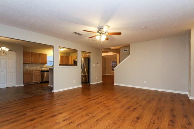 Building Photo - 975 Needle Ridge Ln