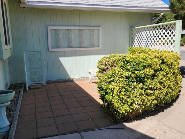 Building Photo - Home For Rent in Carson City