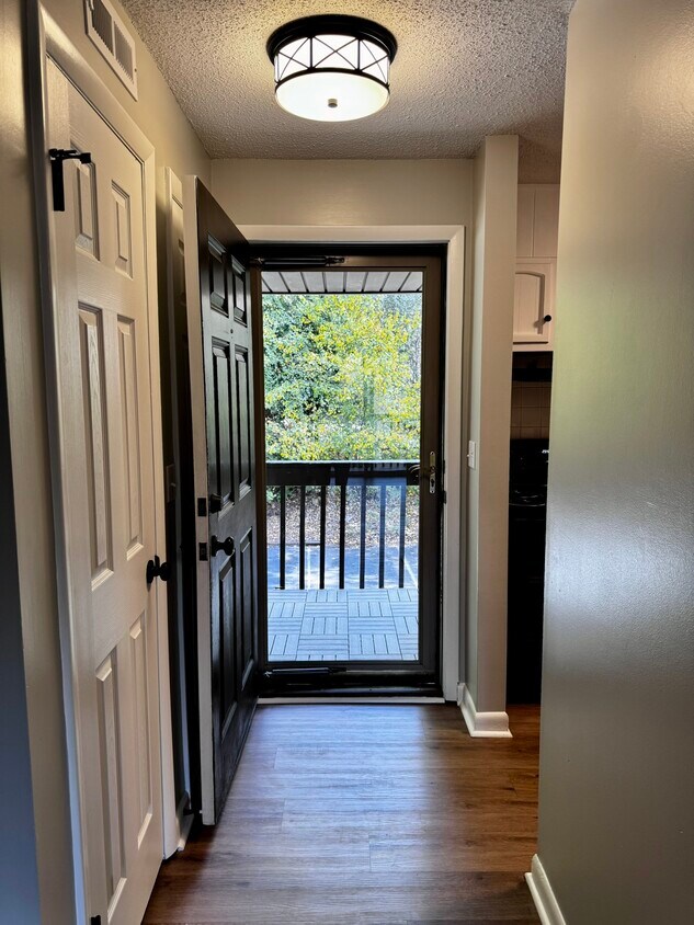 Fotografía del edificio - 122 Turnwood Ln