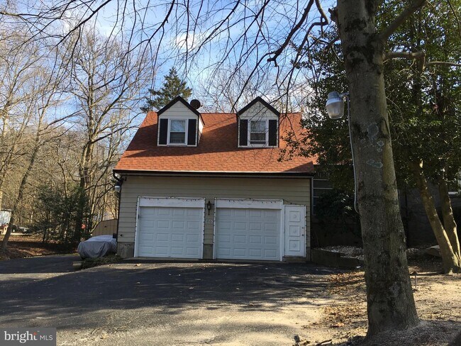 Building Photo - 3863 Quakerbridge Rd