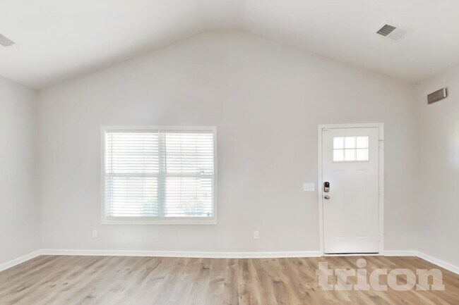 Foto del edificio - 741 W Coker Way
