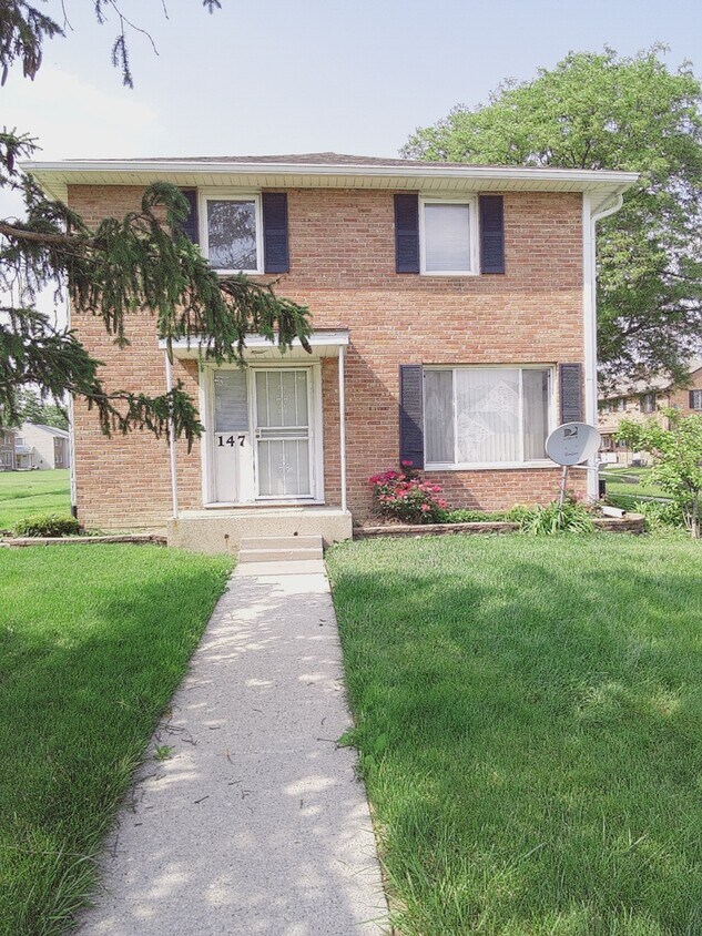 Foto principal - 147 Hemlock St