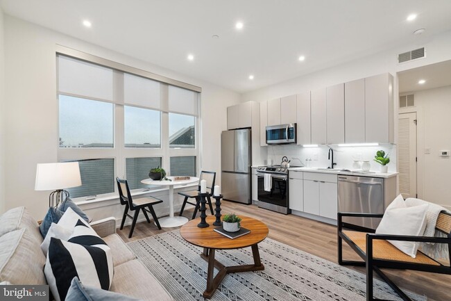 Building Photo - 2400 Frankford Ave