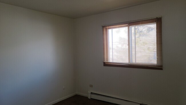 Building Photo - 1335 Abbott Dr