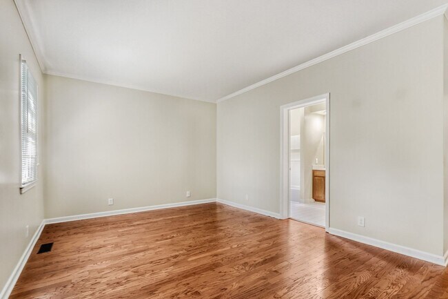 Building Photo - 229 Westchase Dr