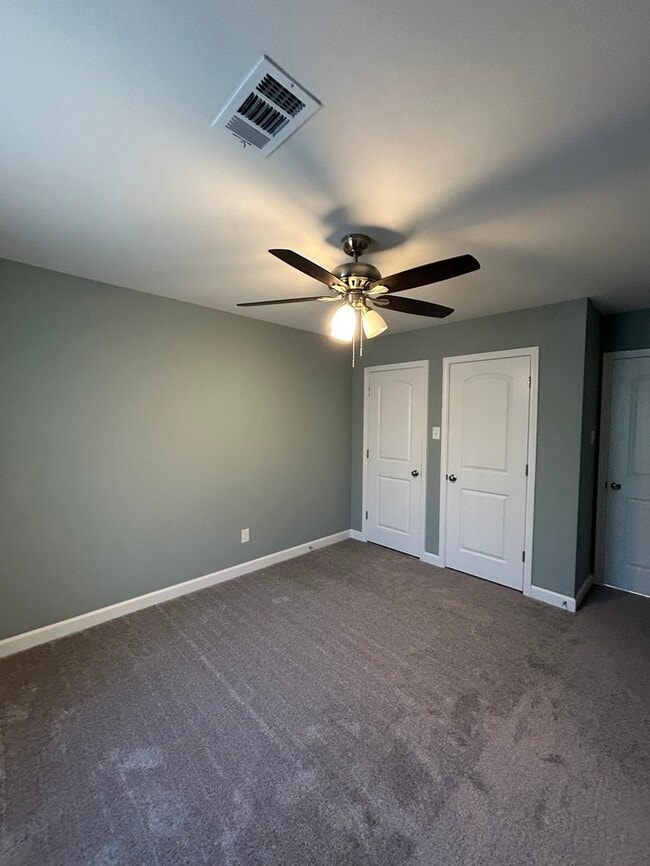 Building Photo - 65 Birchwood Dr