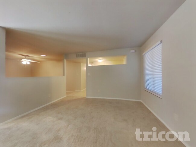 Foto del edificio - 1349 W Morrow Dr