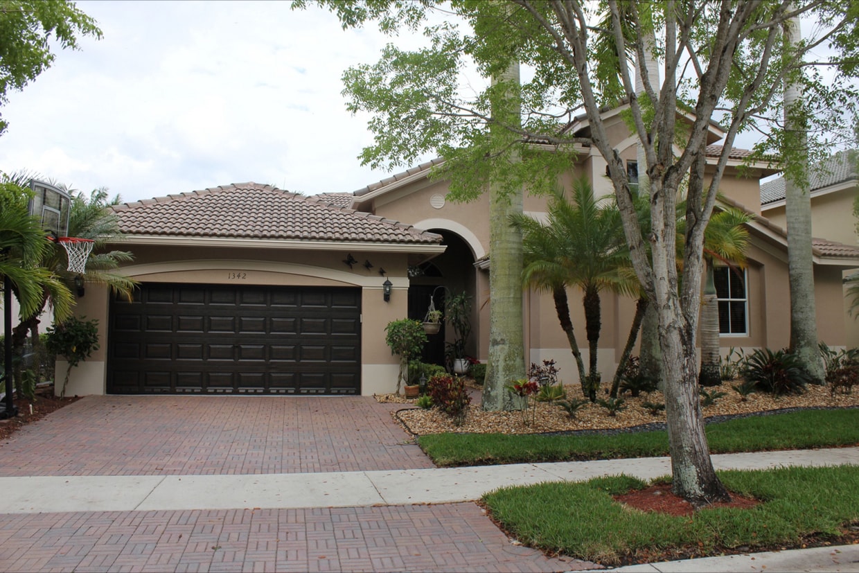 Primary Photo - 1342 Crossbill Court